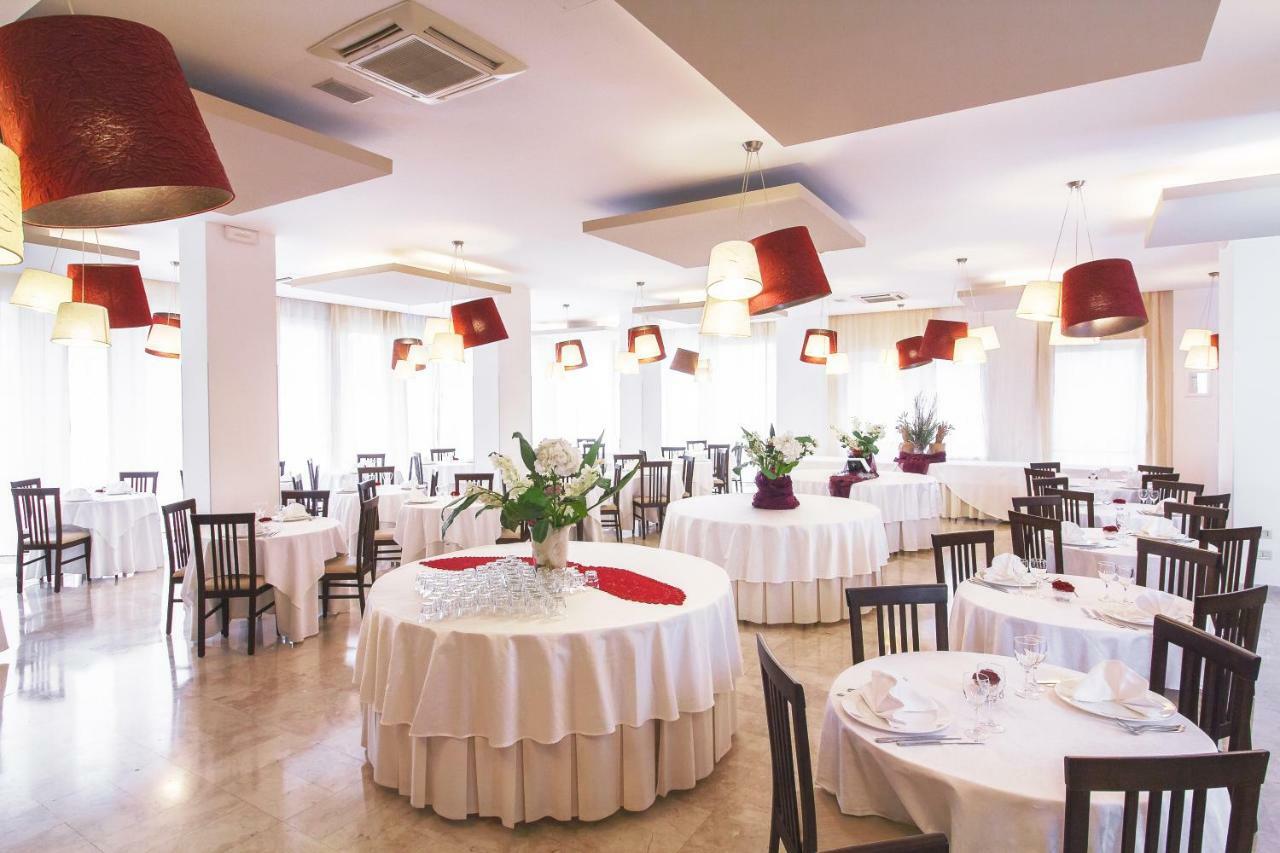 רימיני Hotel Panama Majestic מראה חיצוני תמונה
